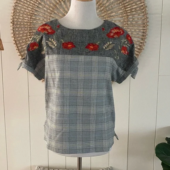 Gray Plaid Top Red Floral Embroidery Short Sleeve Casual Blouse by THML medium - Picture 2 of 8